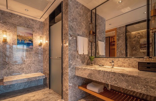 Qingdao City Center Hotel | Serene Yuhua Hotel