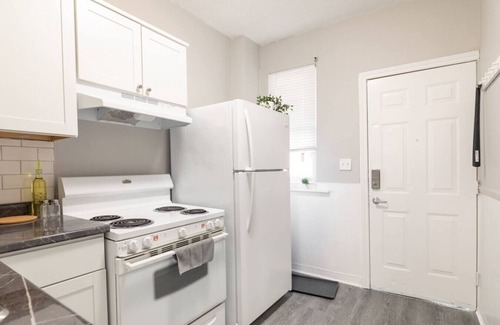 Walkerville Apartment | Serene Zen Stay in Walkerville!