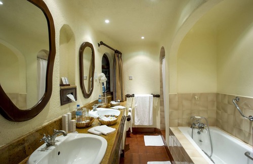 Seronera Cabin | Serengeti Serena Safari Lodge