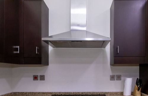 Jumeira 3 Condo | Serengeti Suite at FullMoon Guesthouse-SunsetBeach