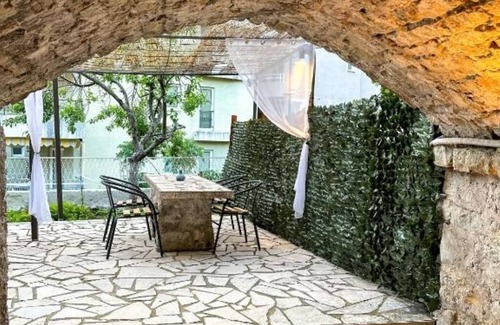 Becici Apartment | Serenita Stone House : Studio