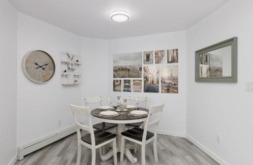 Coquitlam House | Serenity 1BR & 1 DEN Home at Folsom Ave