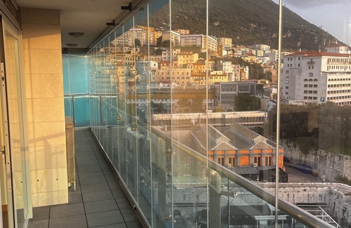 Gibraltar Apartment | Serenity - 2 Bed Apt in Ocean Village - Pools - Jacuzzi - WiFi - Rock Views