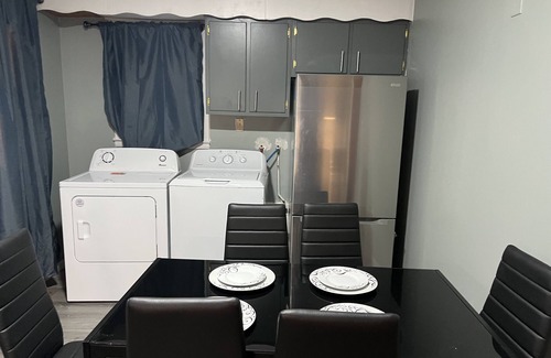 Springfield House | Serenity 2, Updated, Clean Home, Ifit Bike,WiFi, Fenced yard, near Yellow Spring