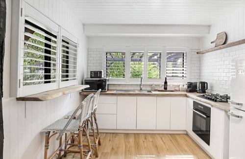 St. Georges Basin House | Serenity 222 The Estate - Sleeps 20 located in Jervis Bay!