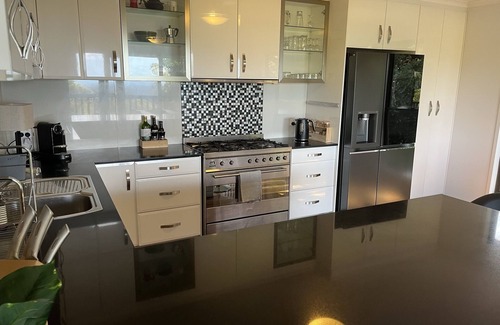 North Tamborine House | Serenity - a mountain getaway for family or groups