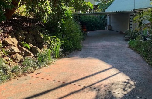 North Tamborine House | Serenity - a mountain getaway for family or groups