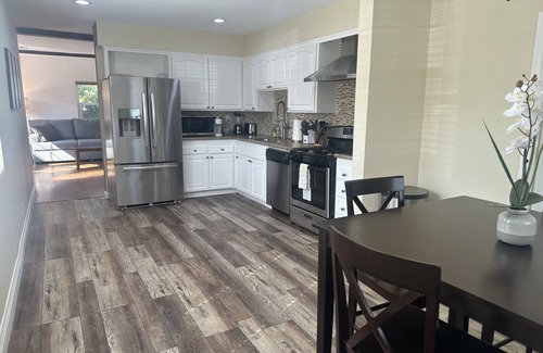 El Cajon House | Serenity and Comfort Await: Charming El Cajon Retreat for Your Perfect Getaway!