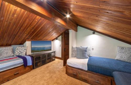 Lake Forest House | Serenity at Dollar Point - Luxurious 4BR w Private Backyard