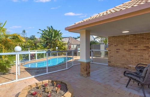 Elanora House | Serenity at Elanora - Waterfront Elanora - Min 3 Night Stays!
