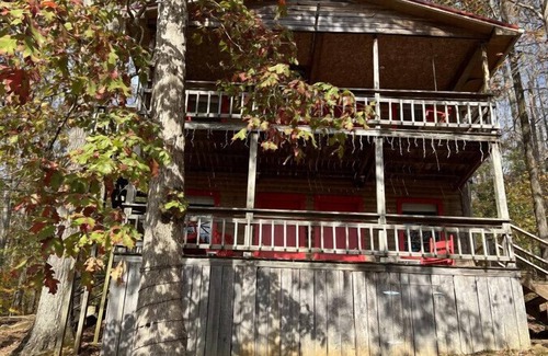 Waynesboro Hotel | Serenity at Rock Retreat Room 23