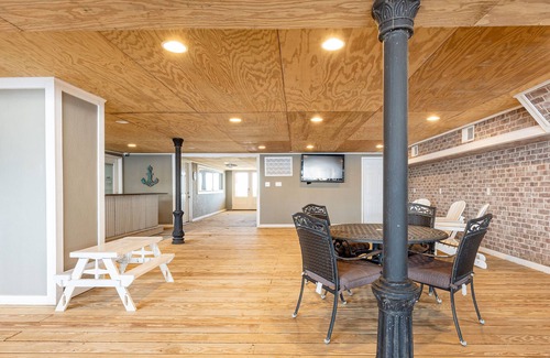 West End House | Serenity at the Lake ~~Large House on Lake Pontchartrain w/ POOL-Boat Accessible