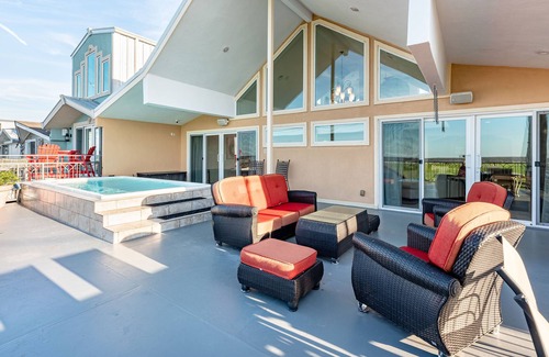 West End House | Serenity at the Lake ~~Large House on Lake Pontchartrain w/ POOL-Boat Accessible