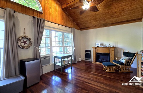 Macon House | Serenity At The Lake - Family Getaway