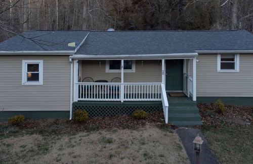 Spottswood House | Serenity Awaits on Buffalo Creek