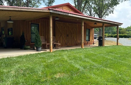Mount Mourne House | Serenity Barn, cozy barn-dominium with a great locatoin