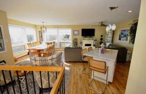 Southend House | *Serenity Beach Front*