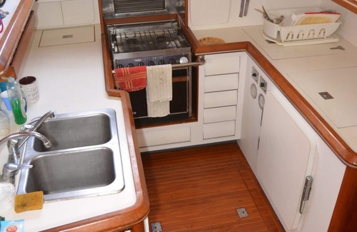 Santurce Boat Rental | Serenity Boatel, standard cabin in San Juan