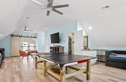 Port Bolivar House | Serenity by Bolivar Vacations! Beachfront & Gameroom