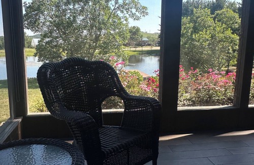 Somerdale House | Serenity by The Pond is a spacious 3 bedroom only 5 minutes from Atwood Lake.