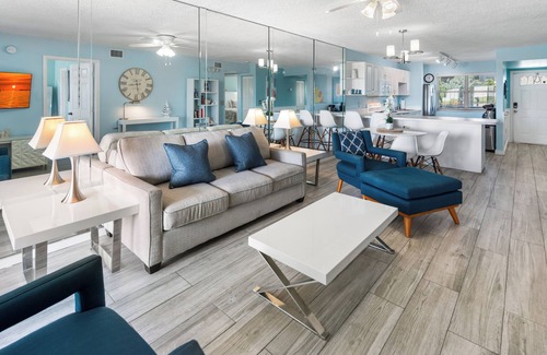 Midtown Condo | Serenity by the Sea, 2BR/2BA Condo w/Pool at La Brisa across from Smathers Beach