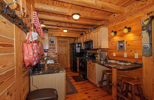 Bryson City Cabin | Serenity Comes with a View — Welcome to “Peace of the Mountain”