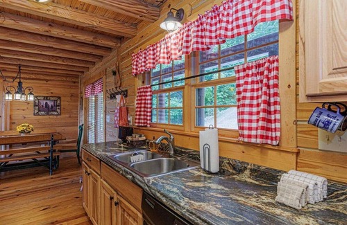 Bryson City Cabin | Serenity Comes with a View — Welcome to “Peace of the Mountain”