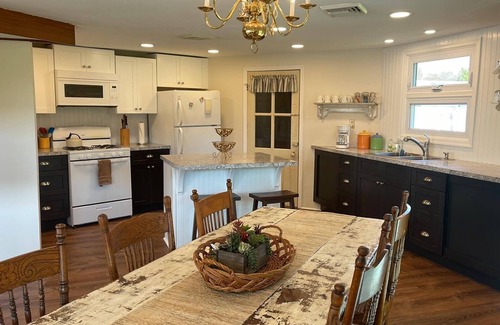 Pocomoke City Cottage | Serenity Cottage: Central to state parks, historic towns, MD & VA beaches