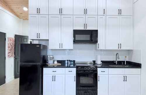 Sanford Apartment | Serenity @ Court