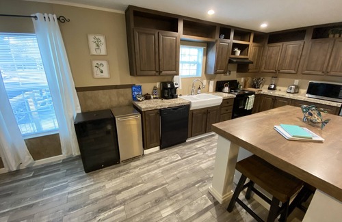 Sharps Chapel House | Serenity Cove 3 Bedroom Home on Secluded Cove