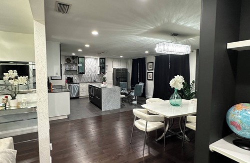 Addison House | Serenity Family Home with Large Backyard