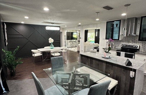 Addison House | Serenity Family Home with Large Backyard