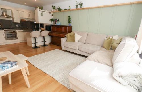 Poole Apartment | Serenity