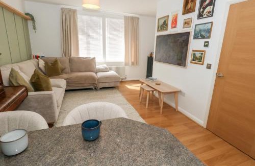 Poole Apartment | Serenity
