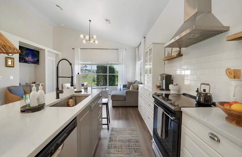 West Haven House | Serenity Gorgeous Upscale 4 Bedroom Pool