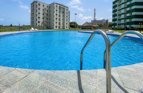 Sakumono Apartment | Serenity Haven | Gated | Pool | WiFi | Sea View Junction Mallnn