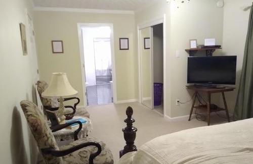 Brownsville Bed & Breakfast | Serenity Hill Bed and Breakfast