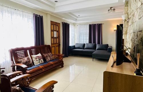 Jaro House | Serenity Home - 4 bedroom home