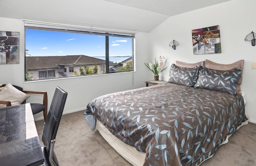 Orewa House | Serenity House - Orewa Holiday Home