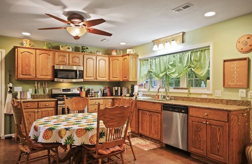 Hartsburg Cottage | Serenity House ~ Retreat Near MKT & Vineyards
