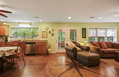 Hartsburg Cottage | Serenity House ~ Retreat Near MKT & Vineyards