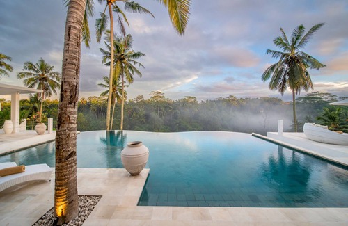 Melayang Villa | SERENITY