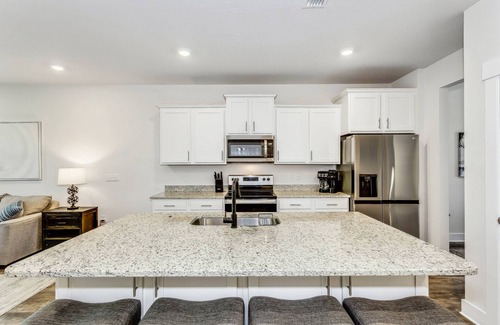 Chandelle First House | Serenity in Perdido Key| 2 King Suites| Game Room| Fire table| Close to Beaches, Shops & Restaurants