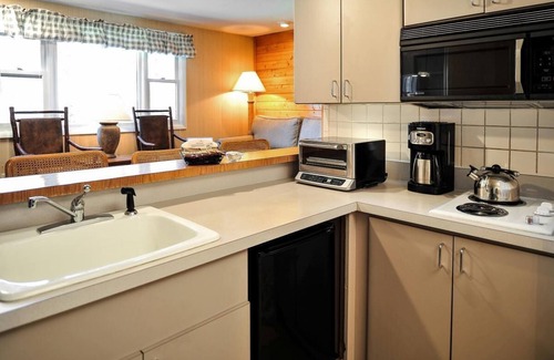 Estes Park Apartment | Serenity in the Beautiful Rocky Mountains, Scenic Views, Minutes to Riverwalk
