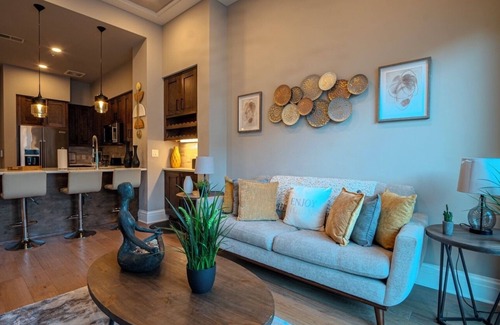 Midtown Condo | SERENITY IN THE CITY