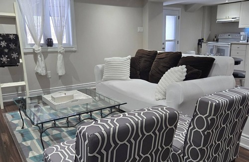 Orangeville House | Serenity in the Hills - Charming 1-bdrm house w WiFi and Hot Tub in Orangeville