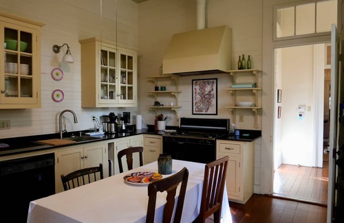 Milan Apartment | Serenity just off of St Charles Ave. Available by the Month