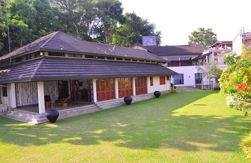Moratuwa Villa | Serenity Lake Front Villa