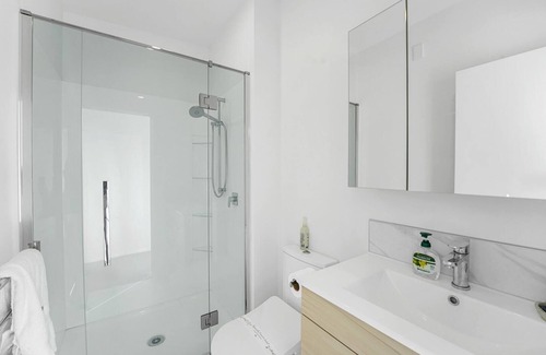 Tauranga House | Serenity: Modern 2BR Escape