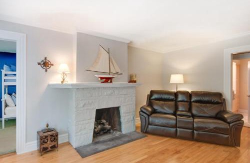 Saugatuck House | Serenity Now